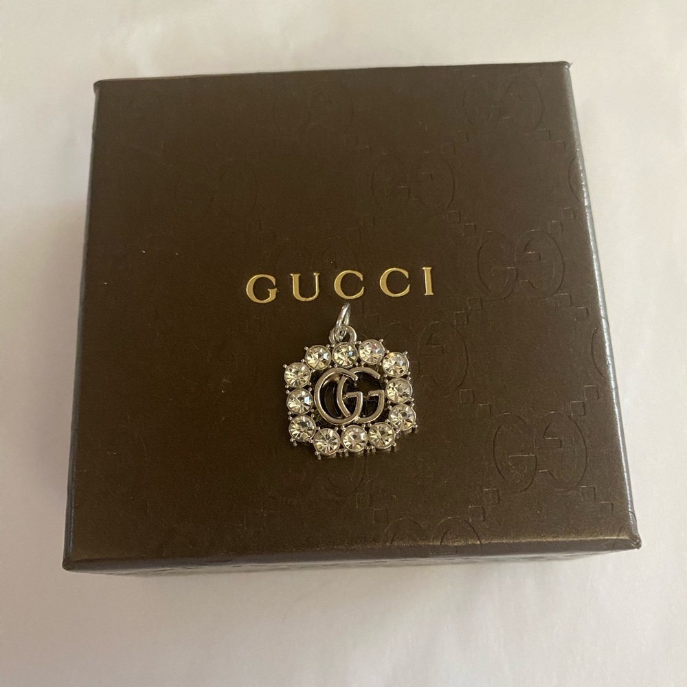 Charm/Pendant